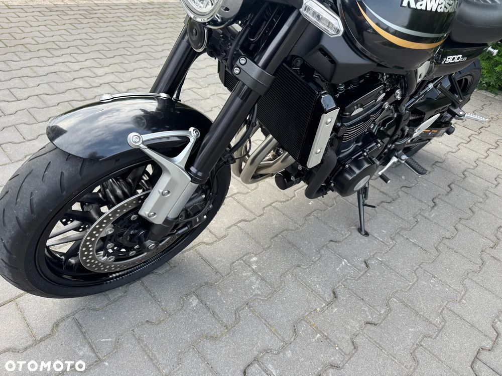 Kawasaki Z 900 RS - 13