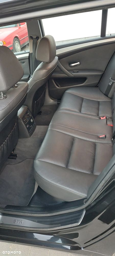 BMW Seria 5 525d - 15