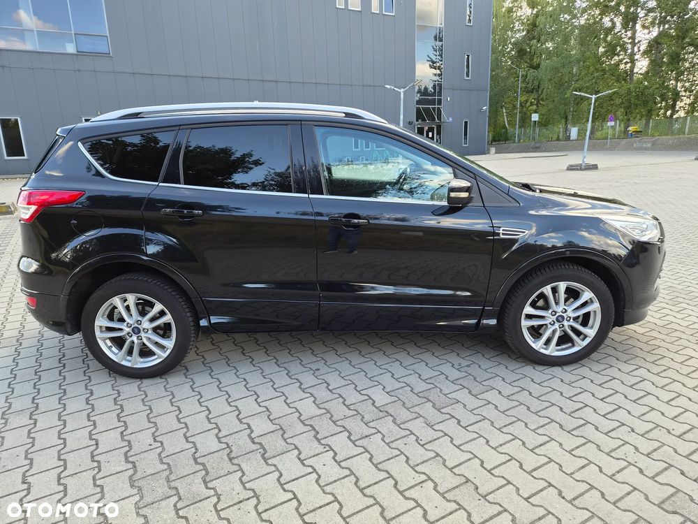 Ford Kuga 1.5 EcoBoost 2x4 Titanium - 4