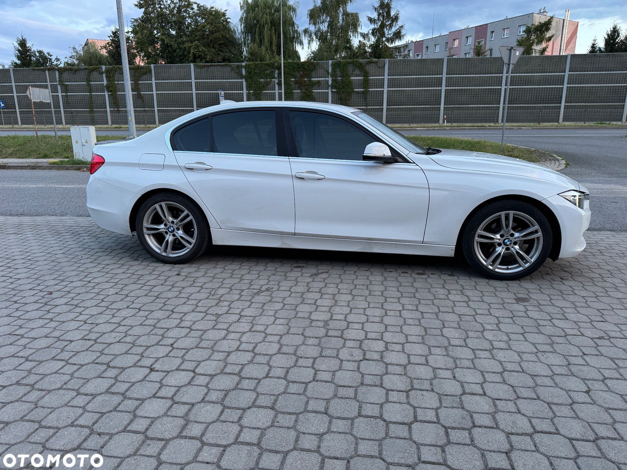 BMW Seria 3 316d - 10