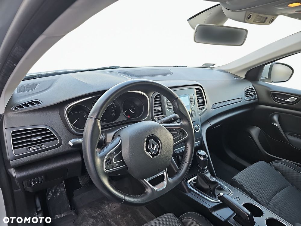 Renault Megane 1.5 Blue dCi Business - 11