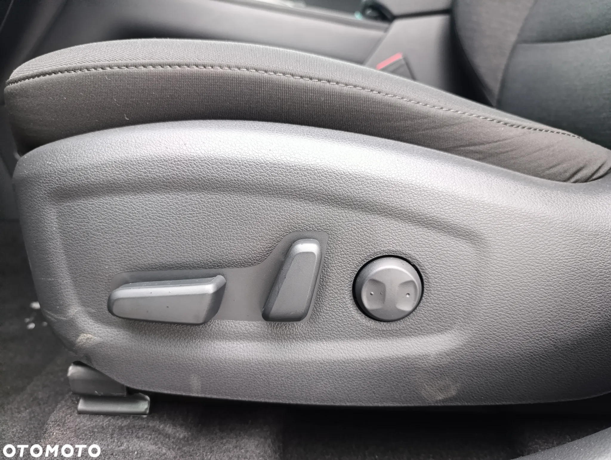 Hyundai Kona Electric 64kWh Executive - 7