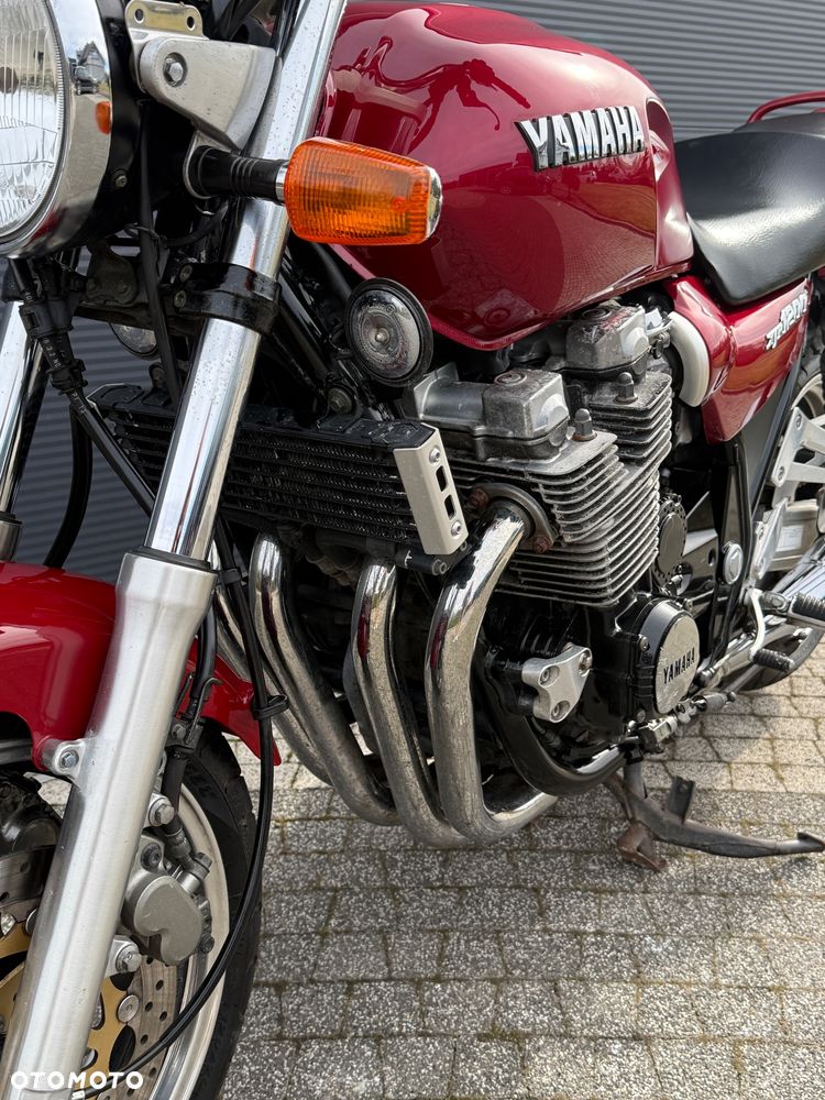 Yamaha XJR - 16