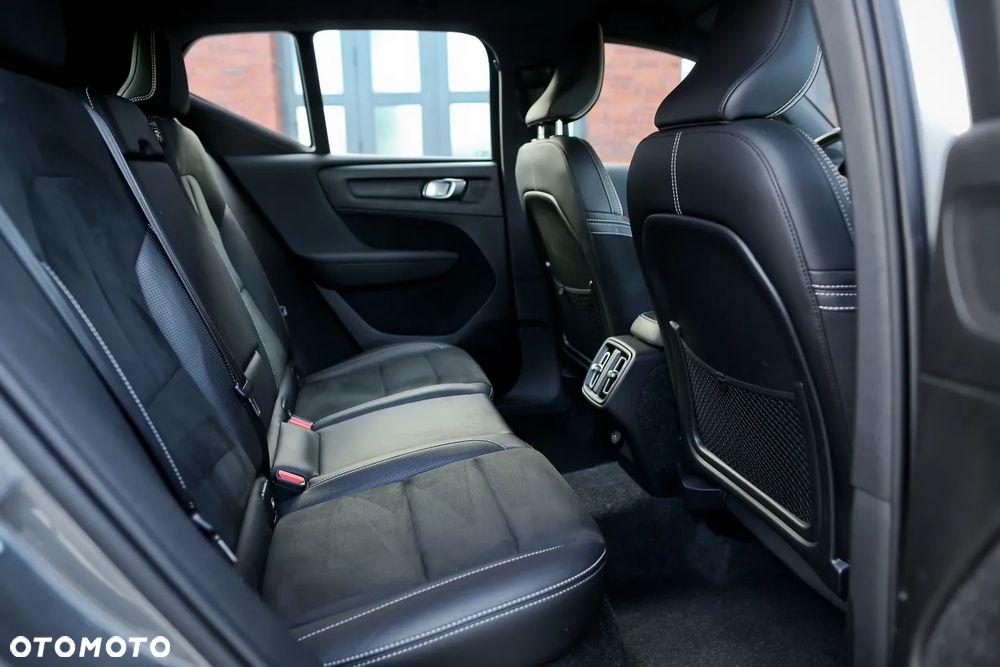Volvo XC 40 D3 AWD Geartronic R-Design - 26