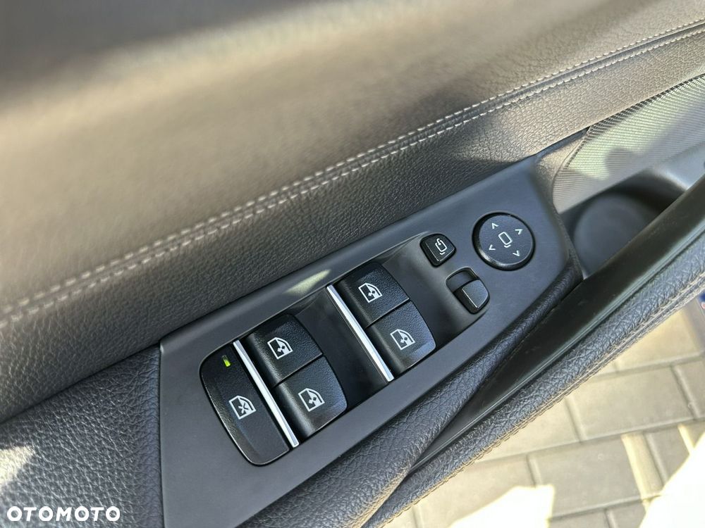 BMW Seria 5 520d - 26
