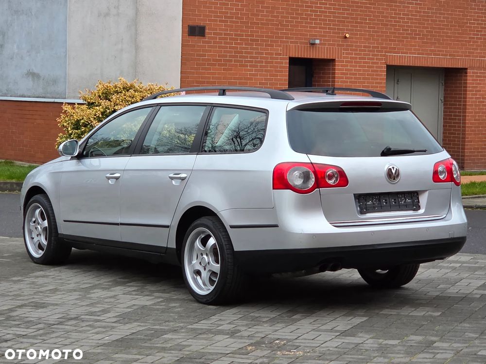 Volkswagen Passat 2.0 TDI DPF DSG Trendline - 13