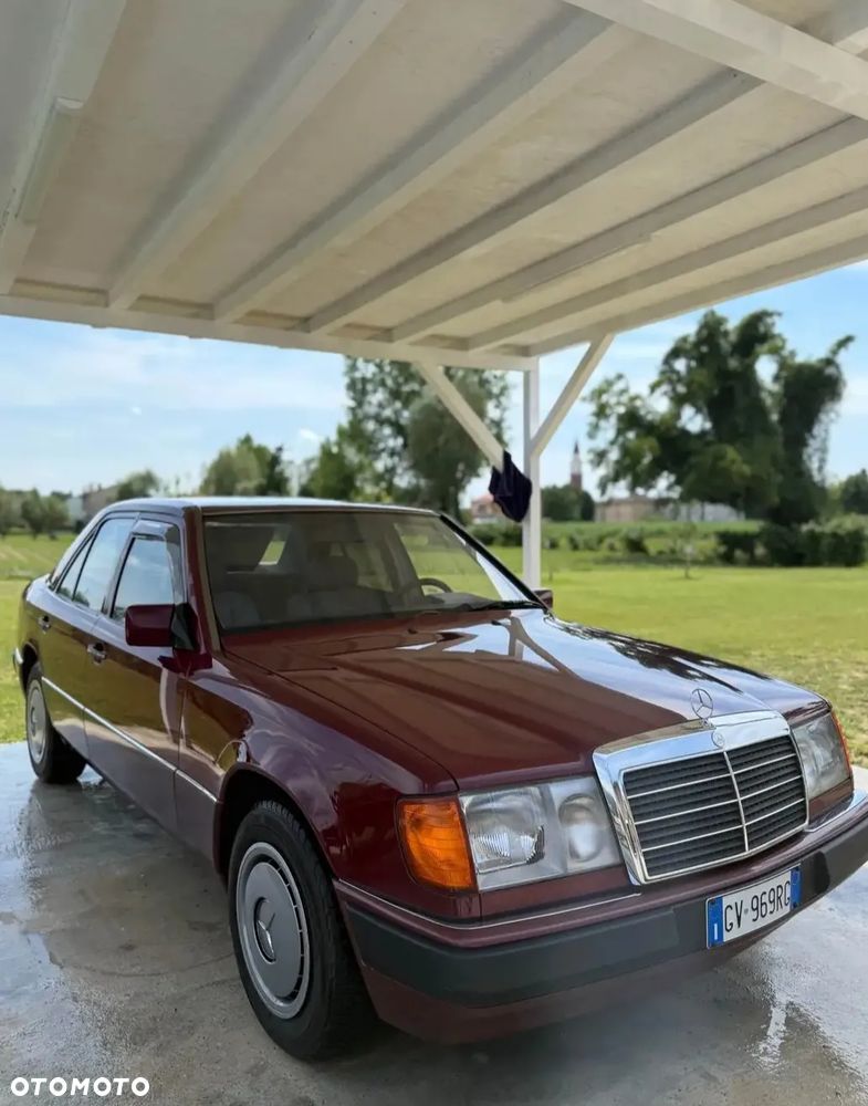 Mercedes-Benz W124 (1984-1993) - 1