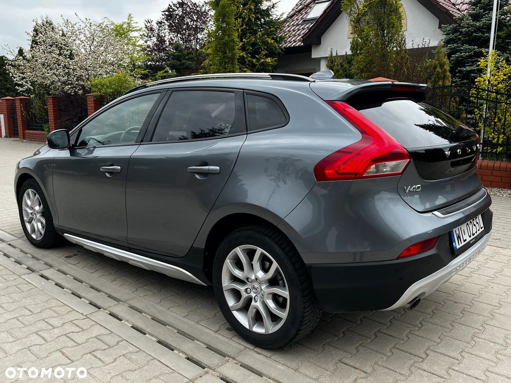Volvo V40 Cross Country D3 Drive-E SCR Summum - 4