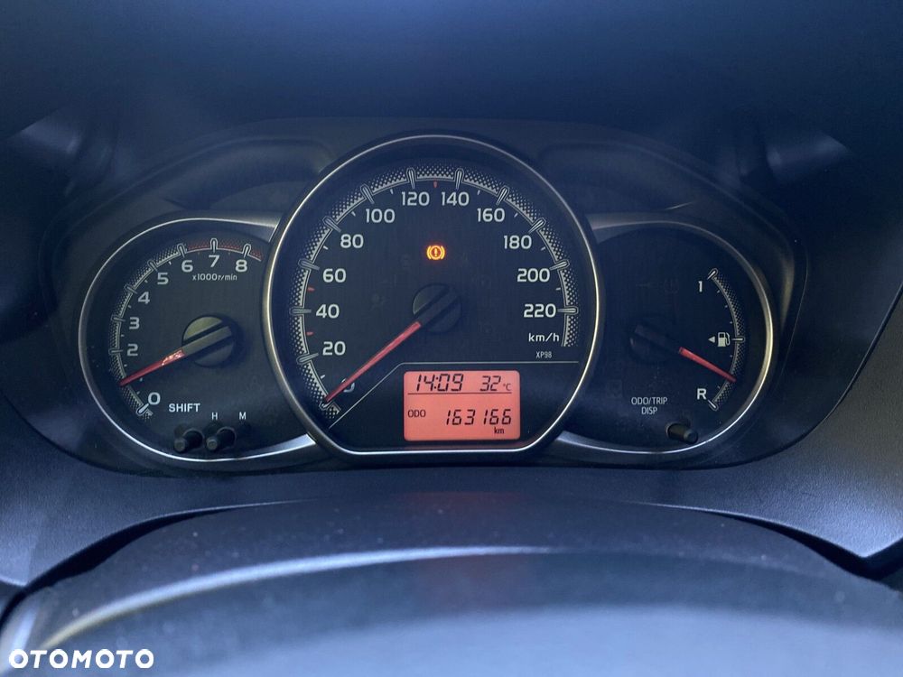Toyota Yaris 1.33 Active EU6 - 17