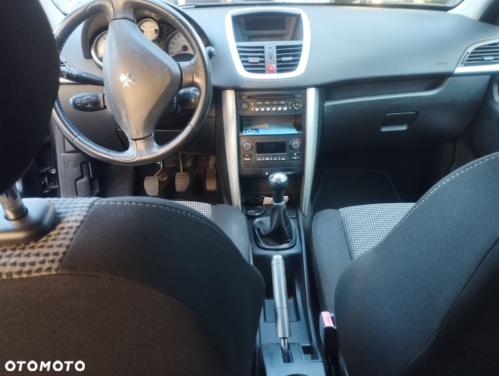 Peugeot 207 - 11