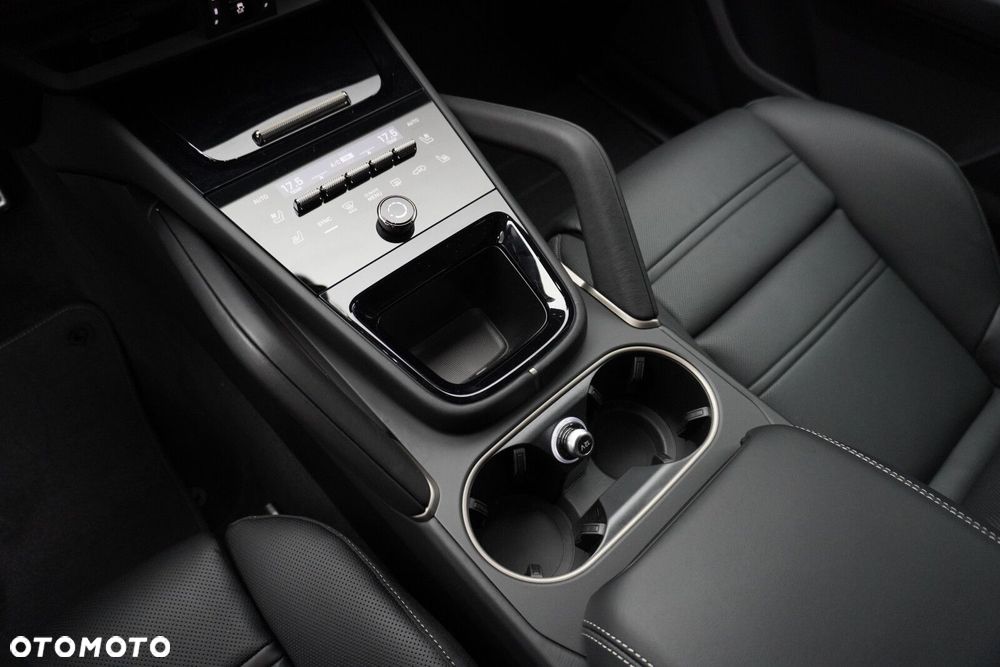 Porsche Cayenne - 17