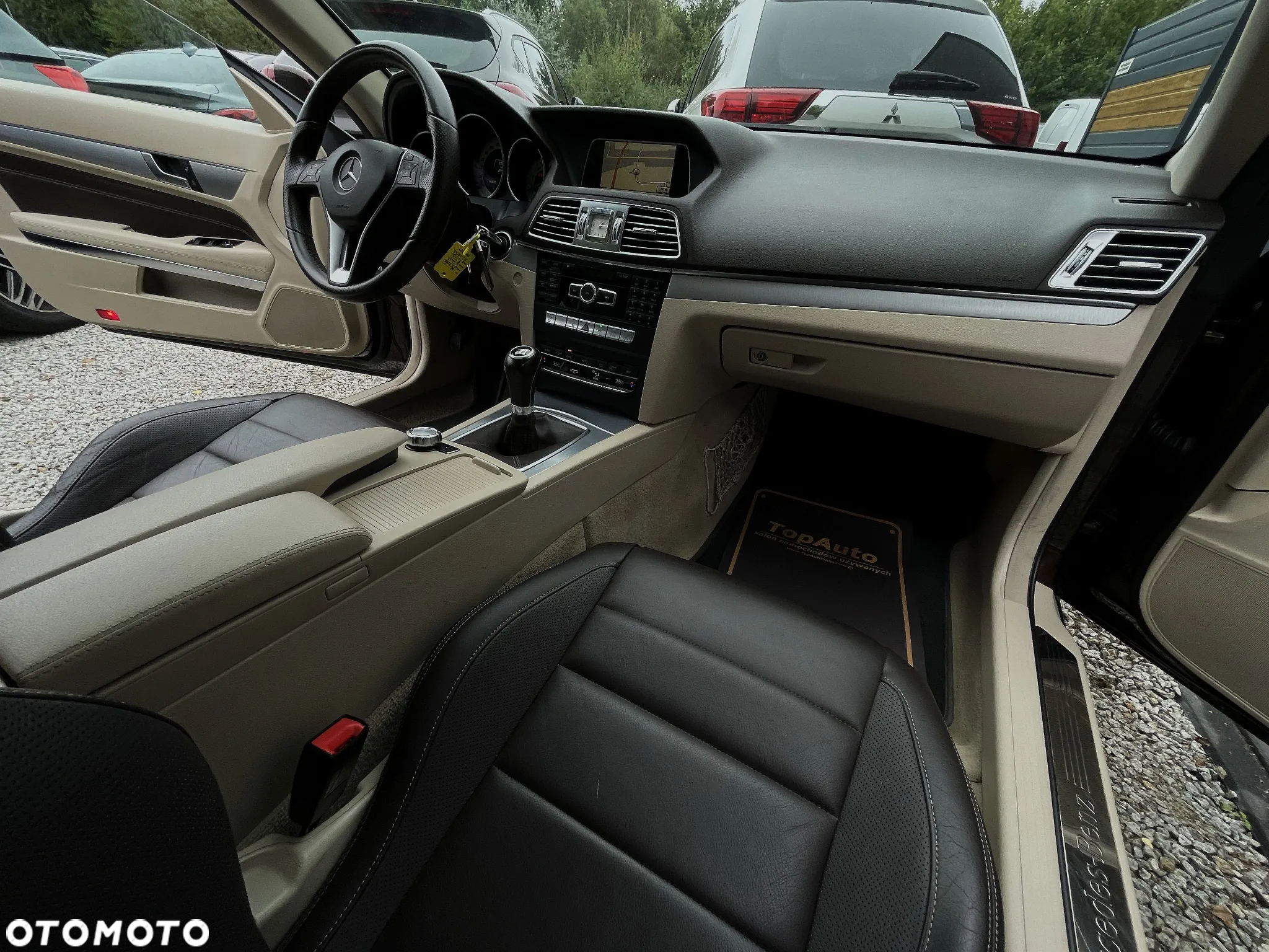 Mercedes-Benz Klasa E 200 Coupe - 15