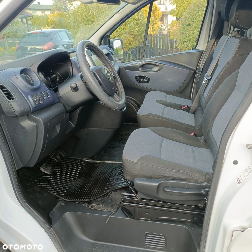 Opel Vivaro - 10
