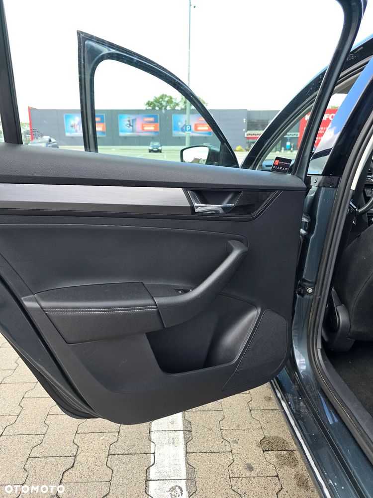 Skoda RAPID 1.0 TSI Style - 21