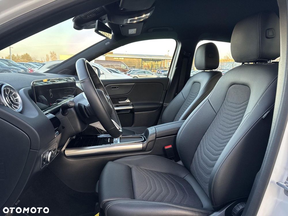 Mercedes-Benz GLA - 19