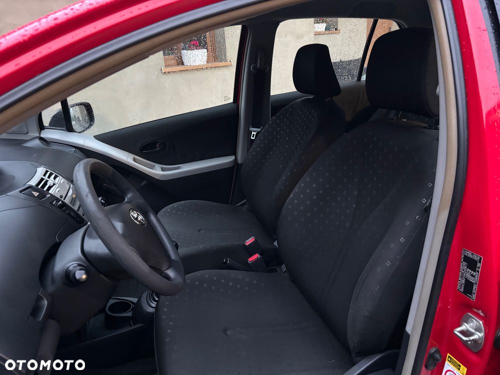 Toyota Yaris - 15