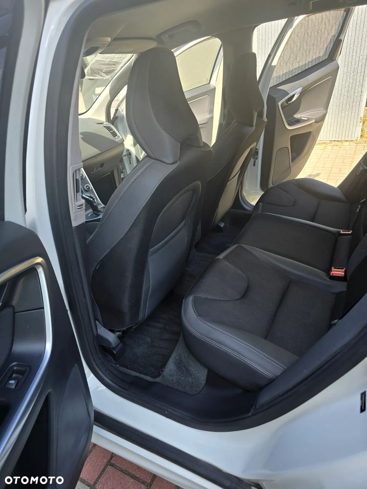 Volvo XC 60 T5 Drive-E Kinetic - 11