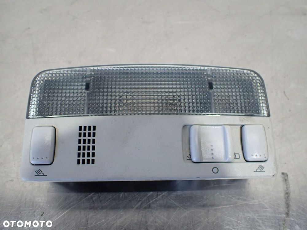 LAMPKA OŚWIETLENIA KABINY SEAT IBIZA IV  3B0947105C - 1
