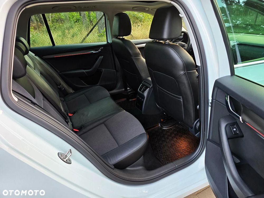 Skoda Octavia 2.0 TDI DSG Premium Edition - 10