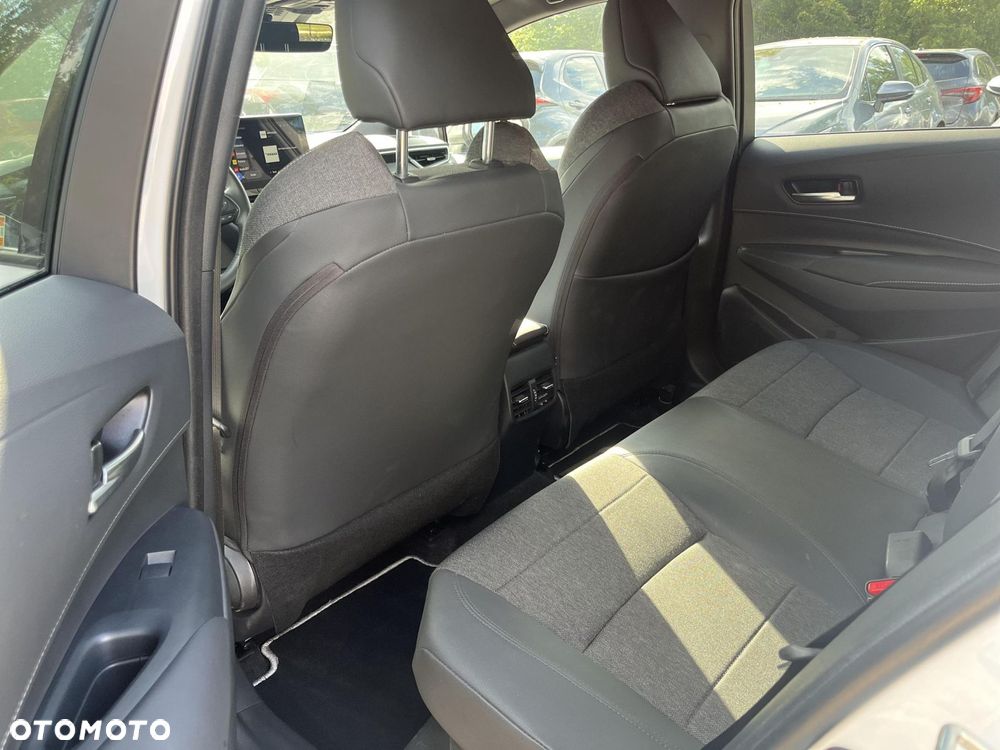 Toyota Corolla 1.8 Hybrid Style - 17