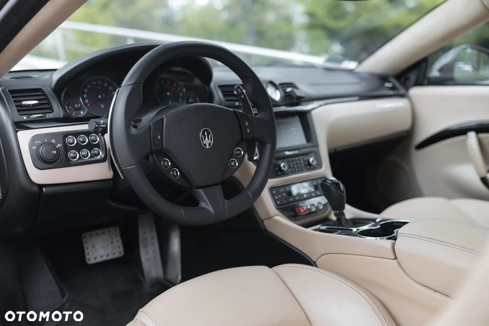 Maserati GranTurismo S - 16