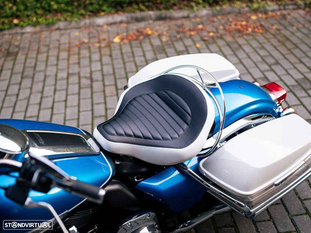 Harley-Davidson FLH ELECTRA GLIDE® REVIVAL™ - 21