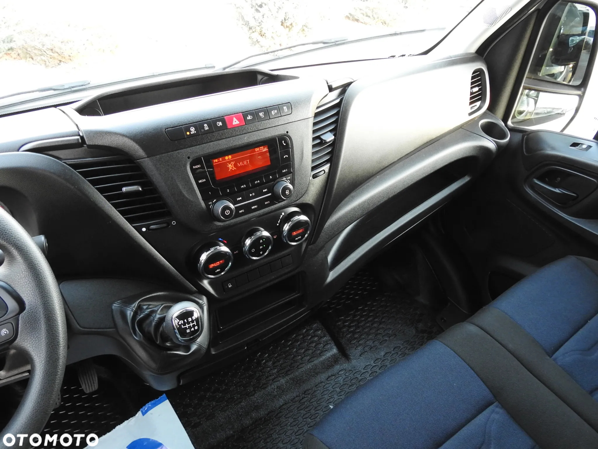 Iveco DAILY 35S16 KONTENER WINDA 8 PALET TEMPOMAT KLIMATYZACJA BLIŹNIACZE KOŁA 160KM [ 689599 ] - 30