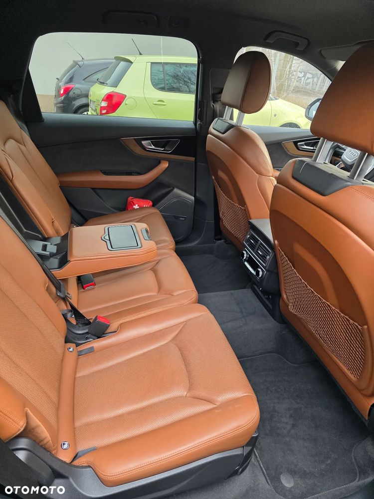 Audi SQ7 - 7