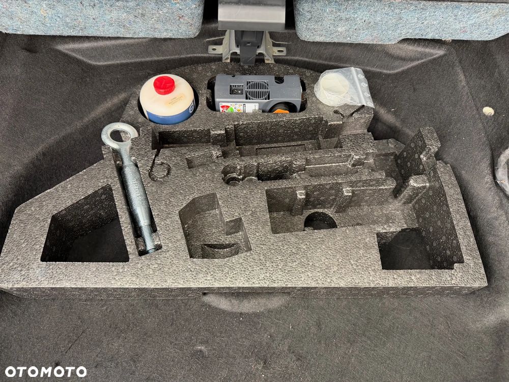 Volvo XC 90 D5 AWD Geartronic RDesign - 37