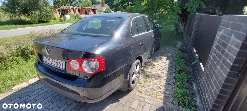 Volkswagen Jetta 1.9 TDI Comfortline - 12