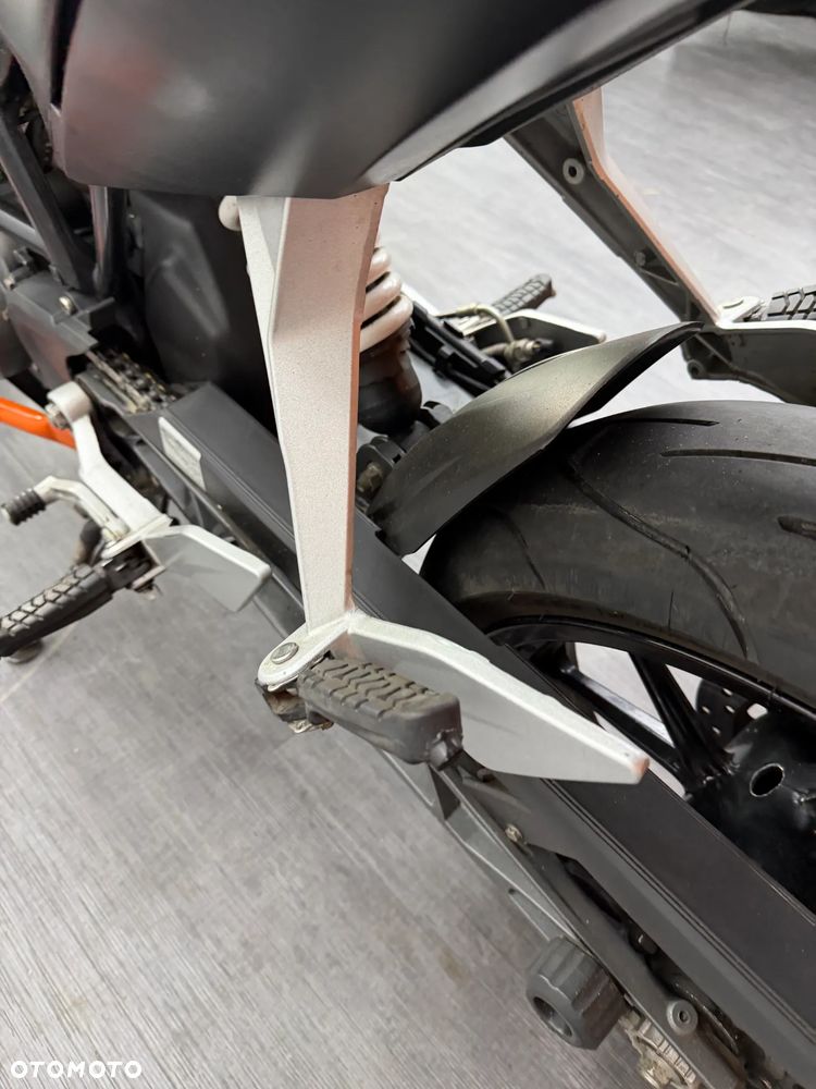 KTM Duke 125 - 22