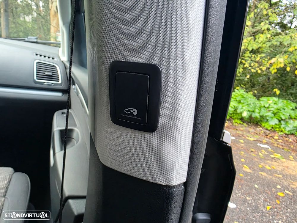 VW Sharan 2.0 TDI Blue Confortline - 14