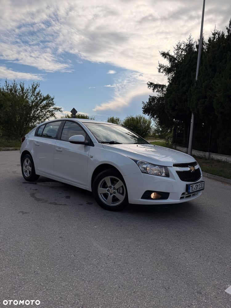 Chevrolet Cruze 1.6 LS - 3