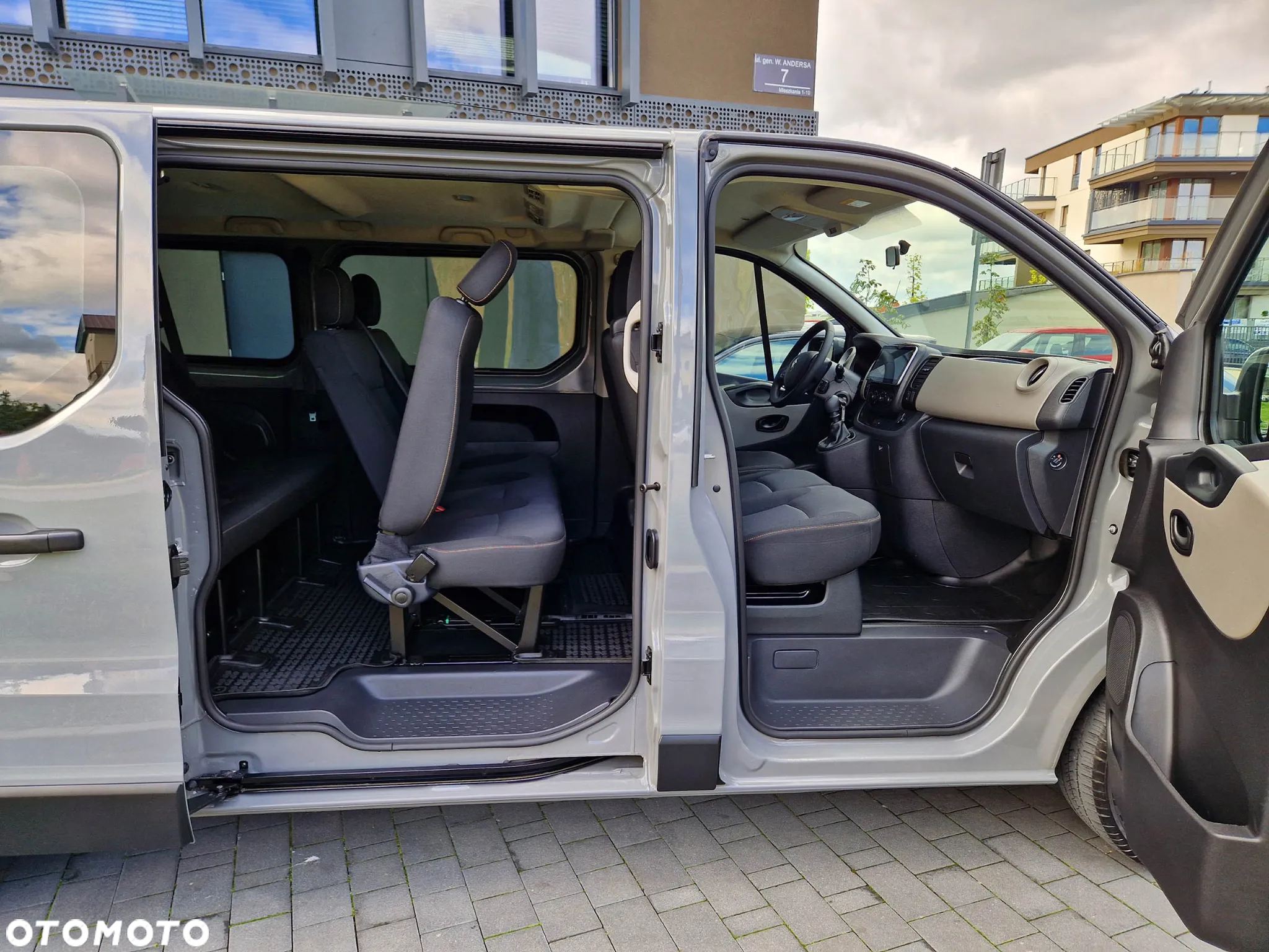 Renault Trafic Grand SpaceClass 1.6 dCi - 33