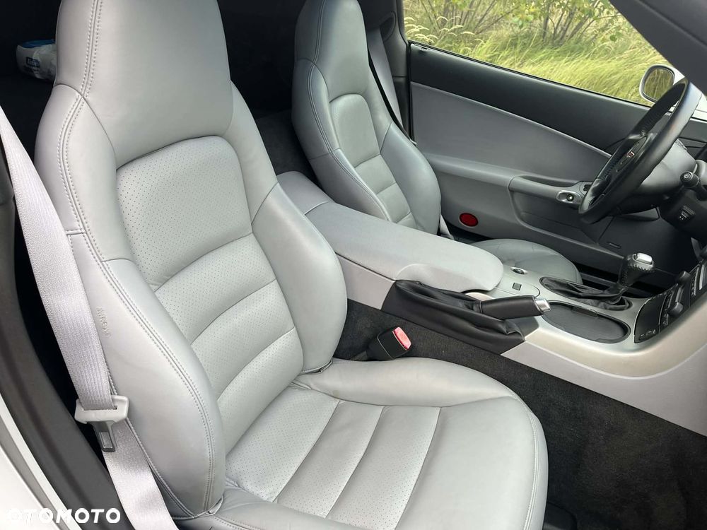 Chevrolet Corvette - 12