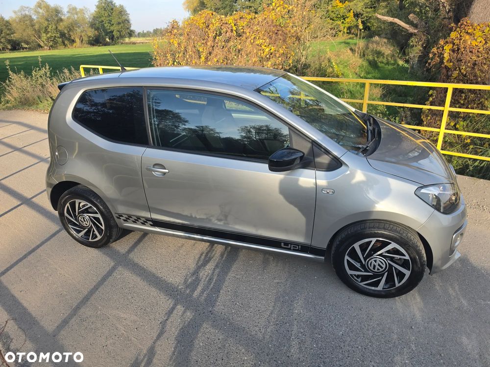 Volkswagen Up 2014 photo 4