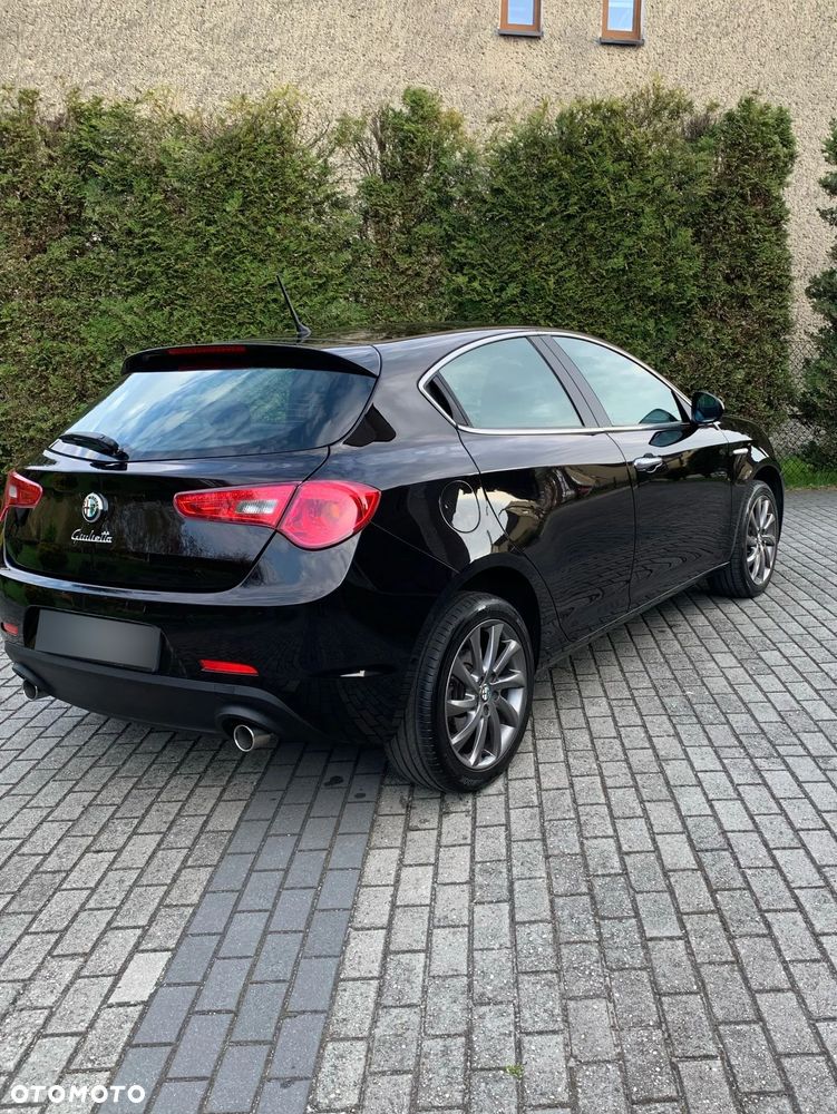 Alfa Romeo Giulietta 2.0 JTDM Distinctive - 3