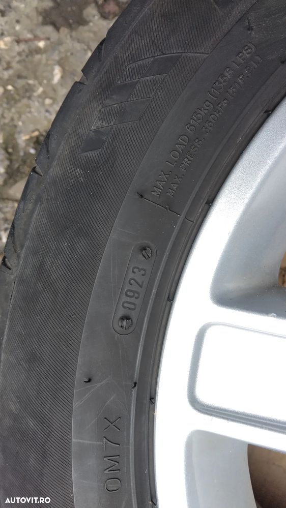 Ford Focus 1.6i Ghia - 27