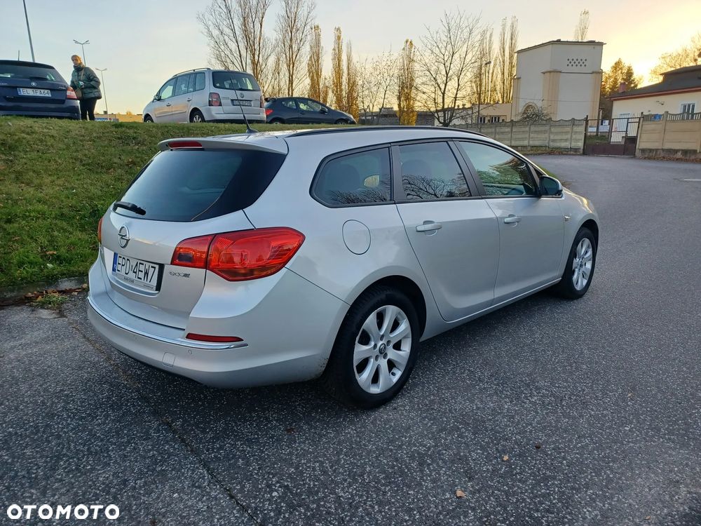 Opel Astra IV 1.6 CDTI Cosmo - 3