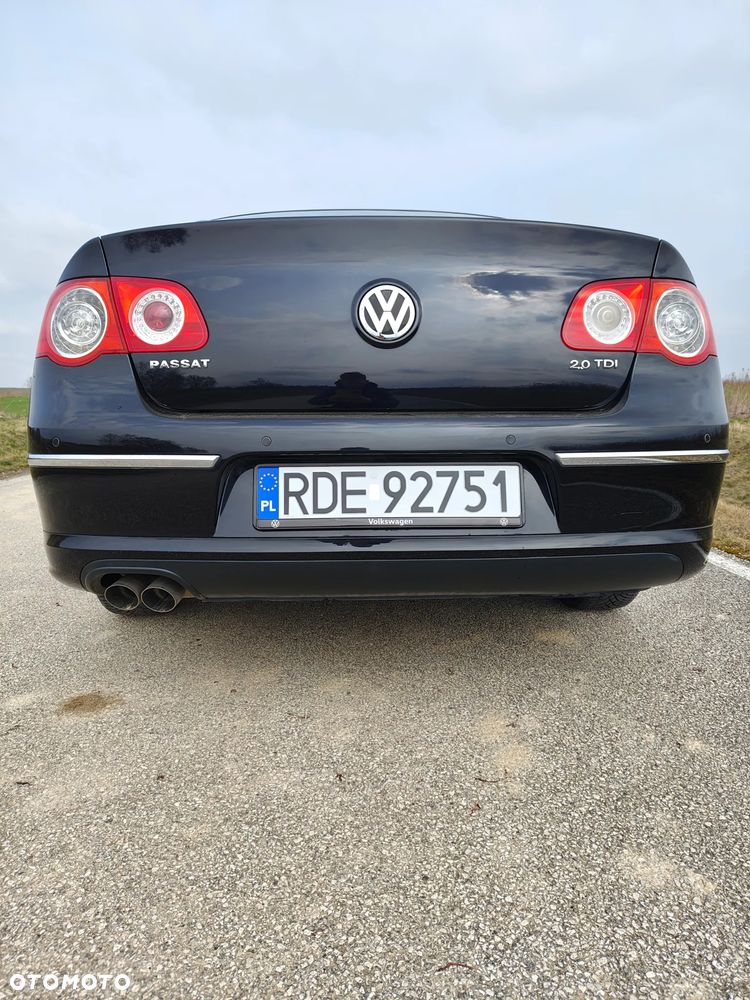 Volkswagen Passat 2.0 TDI Perfectline R-Style - 11