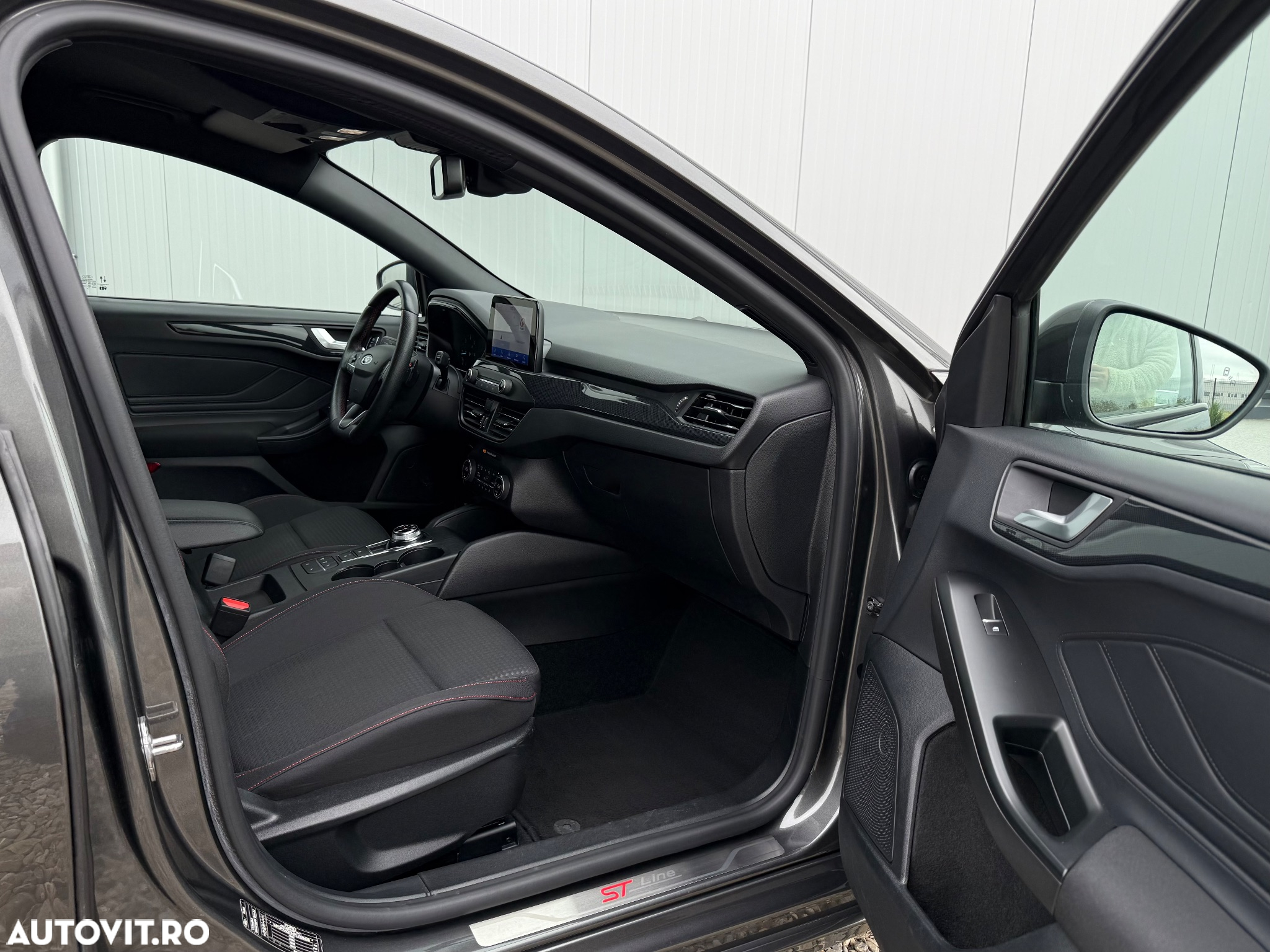 Ford Focus Turnier 1.5 EcoBlue Start-Stopp-System Aut. ST-LINE - 16
