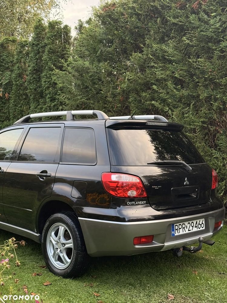 Mitsubishi Outlander 2.0 Intense DAKAR - 15