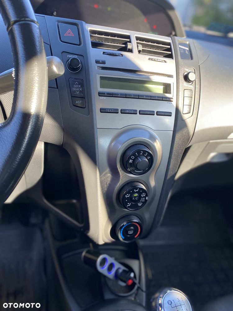 Toyota Yaris - 5