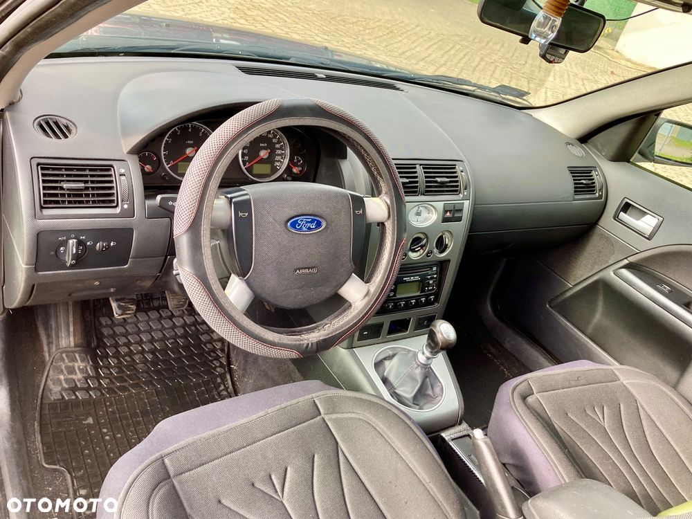 Ford Mondeo 1.8 Ambiente - 10