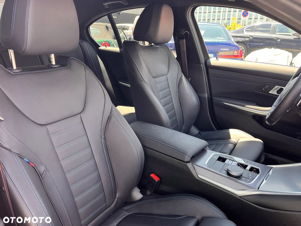 BMW Seria 3 330i M Sport sport - 19