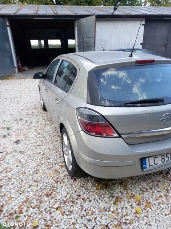 Opel Astra III 1.7 CDTI - 13