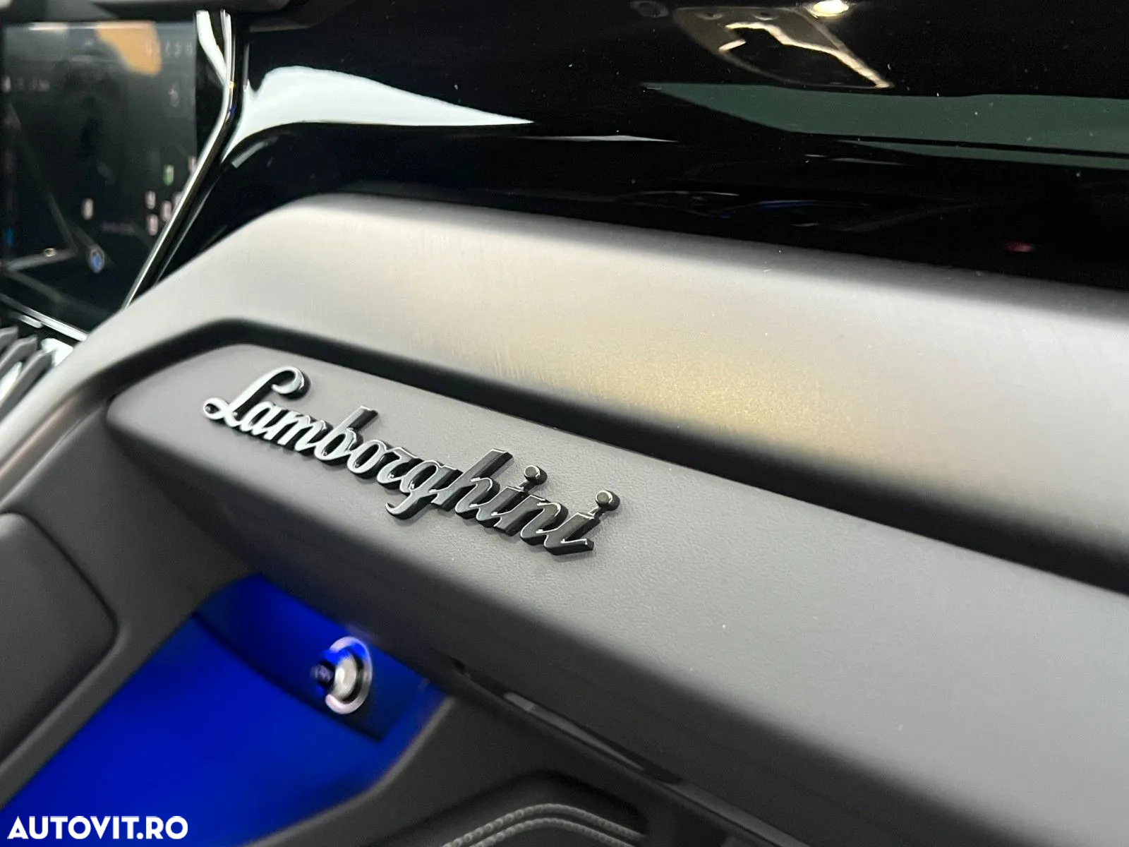 Lamborghini URUS Standard - 19