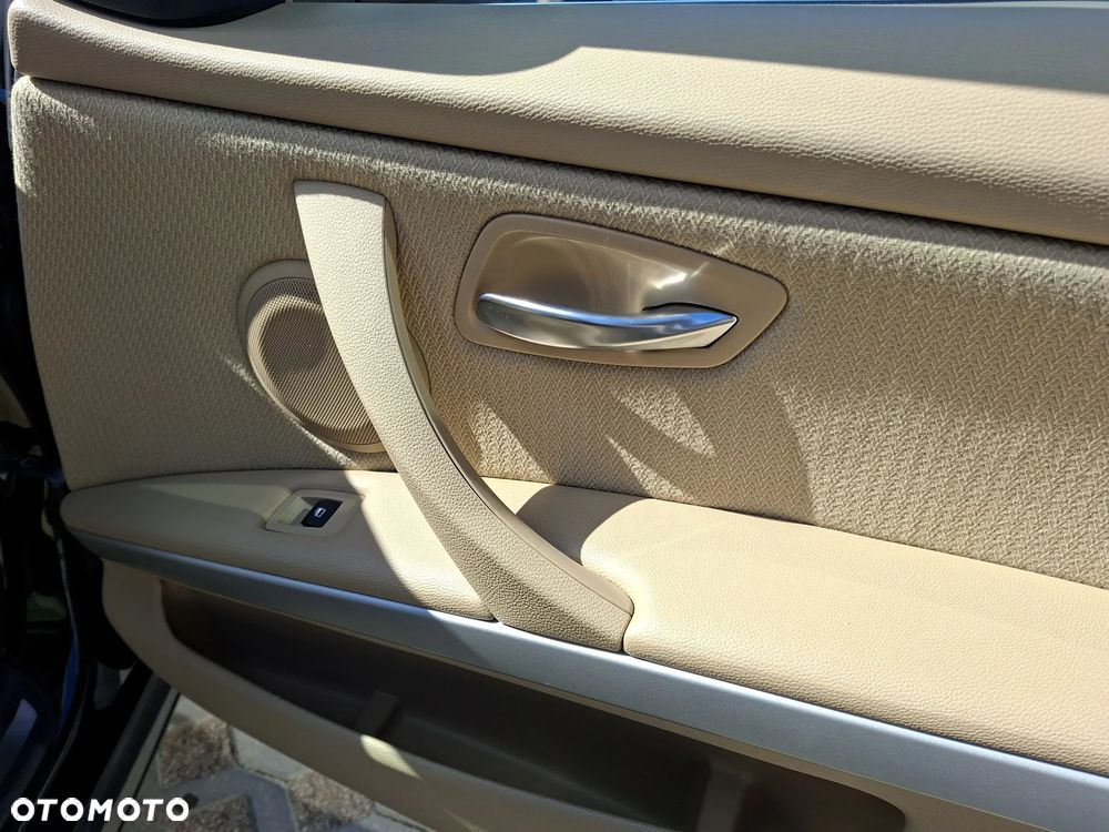 BMW Seria 3 318i Edition Exclusive - 12