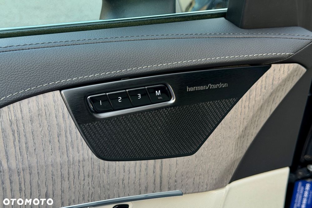 Volvo XC 90 T8 AWD Plug-In Hybrid Ultimate Bright 7os - 11