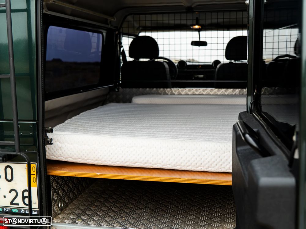 Land Rover Defender - 15